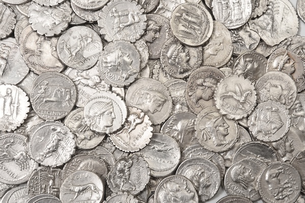 Goldschmuck und Geld