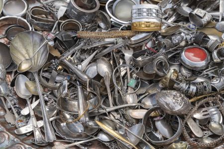 Silberbesteck und Silberschmuck